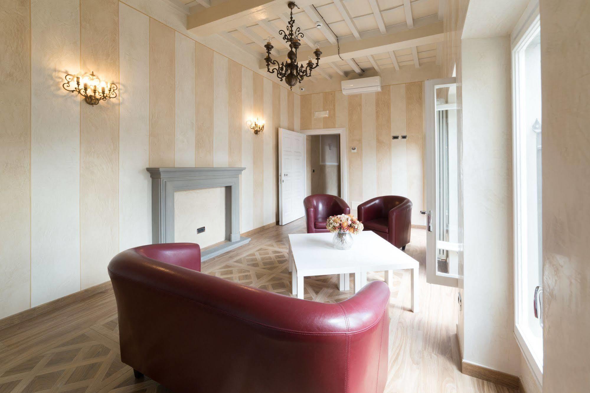 Hotel California Firenze